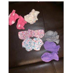 6 pairs of infant gloves all new !
